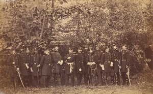 Kenraali McClellan ja esikunta, n. 1863. tekijältä Alexander Gardner.