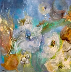 Eteeriset valkoiset kukat tekijältä Alexandra Higgins