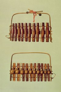 Marimba, näkymä edestä ja takaa, eteläafrikkalainen, kokoelmasta "Musical Instruments" (värillinen lito)