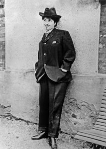 Misia Nathanson (1872-1950) futura Misia Sert, vestida de homem, c. 1900, foto Alfred Natanson finlandês tekijältä Alfred Natanson
