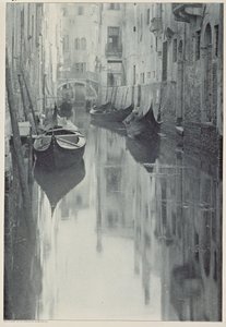 Vähän Venetsiaa, negatiivi 1894, julkaistu 1898 (sävyinen syväpaino) tekijältä Alfred Stieglitz