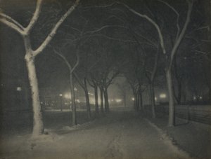 Jäinen yö, New York tekijältä Alfred Stieglitz
