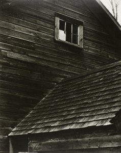 Barn, Lake George tekijältä Alfred Stieglitz