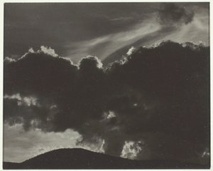 Vastaava, 1924. tekijältä Alfred Stieglitz