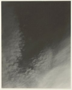 Vastaava sarjasta E (tulostus 3) tekijältä Alfred Stieglitz