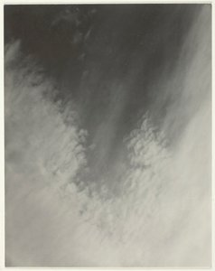 Vastaava, sarjasta E print 2, 1923. tekijältä Alfred Stieglitz