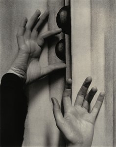 Georgia O’Keeffe – Kädet tekijältä Alfred Stieglitz
