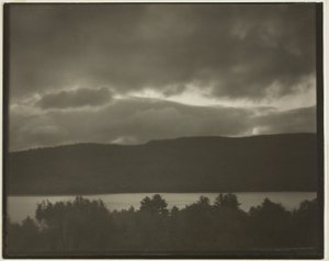 Lake George tekijältä Alfred Stieglitz