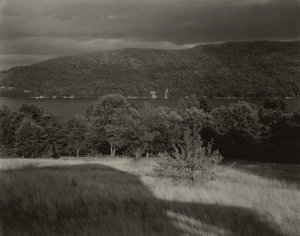 Lake George kukkulan laelta tekijältä Alfred Stieglitz