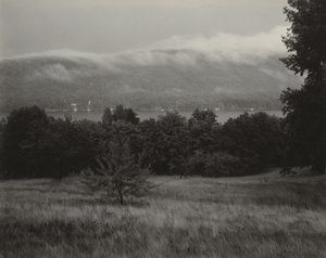 Lake George kukkulan laelta tekijältä Alfred Stieglitz