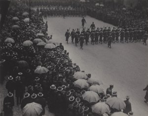 Sotilasparaati, New York tekijältä Alfred Stieglitz