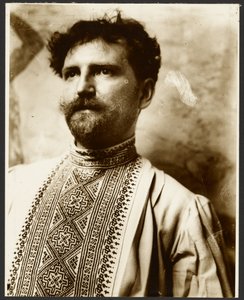 [Omakuva hienossa paidassa] tekijältä Alphonse Maria Mucha