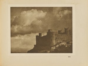 Pilvet ja linna tekijältä Alvin Langdon Coburn