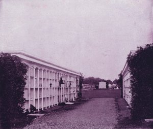 Avenue of Tombs Washingtonin hautausmaalla, New Orleansissa (m/v kuva) tekijältä American Photographer (after)