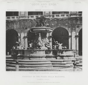 Suihkulähde Piazza Della Madonnassa, Loreto, Italia (m/w kuva)