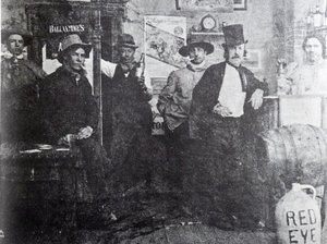 Cripple Creek Barroom, 1898 tekijältä American Photographer