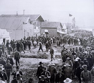 Dawson City Klondiken kultakuumeen aikana (1897-98) 1898 (s/w-kuva) tekijältä American Photographer