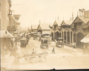 Delaware Avenue, Market Streetin pohjoispuolella (albumiprintti) tekijältä American Photographer