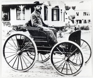 Ensimmäinen amerikkalainen auto, jonka suunnittelivat ja rakensivat Charles ja Frank Duryea tekijältä American Photographer