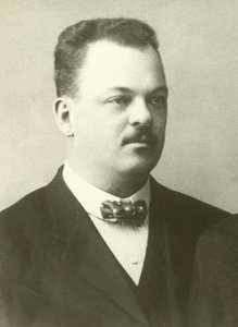 Gideon Sundback (s/w-kuva) tekijältä American Photographer