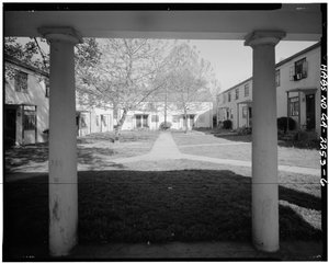 John Hope Homes (julkinen asunto), jota rajoittaa Larkin, Dora, Spelman Streets & Lane, Atlanta, Fulton County, GA (m/v kuva) tekijältä American Photographer