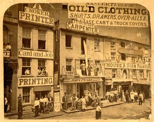 Lower Hudson Street, N.Y.C., 1865 (gelatiinihopeaprintti) tekijältä American Photographer