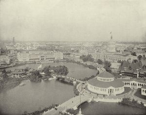 Hallitusrakennuksen katolta luoteeseen tekijältä American Photographer