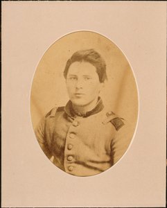 Tunnistamattoman sotilaan muotokuva (seepia valokuva) tekijältä American Photographer