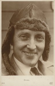 Richard E Byrd, amerikkalainen laivastoupseeri, lentäjä ja tutkimusmatkailija (s/w-kuva). tekijältä American Photographer