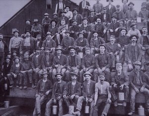 Treballadors de la serradora finlandesos tekijältä American Photographer