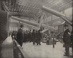 Krupp-asenäyttely tekijältä American Photographer
