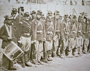 Kuudes Maine Infantry Regt. Unionin armeija paraatissa Fredericksburgin taistelun jälkeen tekijältä American Photographer