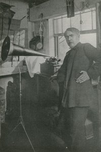Thomas Edison työpajassaan