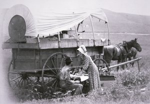 Tyypillinen pioneerin katettu vaunu (s/w-kuva) tekijältä American Photographer