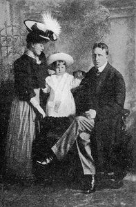 William Randolph Hearst ja hänen perheensä, julkaistiin The Graphicissa 27. lokakuuta 1906 tekijältä American Photographer