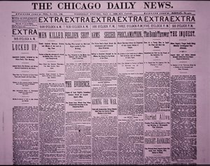 Chicago Daily Newsin etusivu, joka raportoi Chicagon Haymarket Labor Riotista, 5. toukokuuta 1886 (sanomalehtipaperi) tekijältä American School