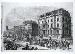 New York City: New Yorkin värikkäiden asukkaiden mielenosoitus Yhdysvaltojen perustuslain 15. muutoksen hyväksymisen kunniaksi, 8. huhtikuuta 1870, "Frank Leslien kuvitettu sanomalehti", 10. huhtikuuta 1870 (kaiverrus) (mustavalkoinen) tekijältä American School