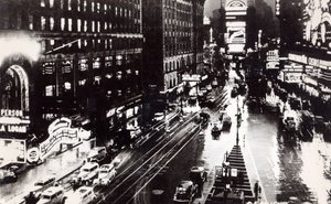 Times Square at Night, New York, n. 1930 (kuvan jälkeen) tekijältä American School