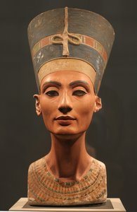 Nefertitin rintakuva, noin 1350 eaa