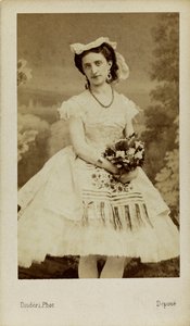 Balettitanssija Marfa Muravyevan muotokuva 1838-1879, 1863. tekijältä Andre Adolphe Eugene Disderi