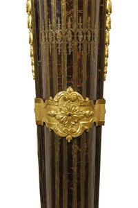 Pari Louis XIV -sokkelia tekijältä Andre Charles Boulle