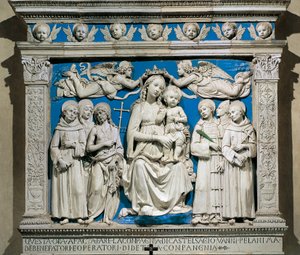 Madonna ja lapsi pyhien kanssa, Andrea della Robbia (1435-1525), lasitetut keramiikka, Medici-kappeli, Santa Crocen kirkko, Firenze, Italia