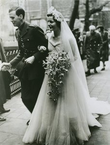 Lord Andrew Cavendishin ja kunnian häät. Deborah Mitford Lontoossa