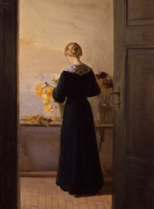 Tyttö järjestää kukkia tekijältä Anna Kirstine Ancher