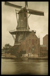Höyrymaissimylly De Adriaan Spaarne, Haarlem tekijältä Anonymous