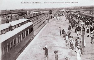 Ranskalaisen sotilasjunan saapuminen Pekiniin Kiinan kampanjan aikana valokuvaus noin 1900-1901 - Yksityinen kokoelma tekijältä Anonymous Anonymous