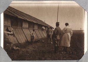 Ensimmäinen maailmansota 1914-1918: etsi päitä reunoista, Couvillen leiri Englannin kanaalissa, Ala-Normandia (Ala-Normandia), Ranska. Anonyymi valokuvaus toukokuu 1917. Yksityiskokoelma, Stella. tekijältä Anonymous Anonymous