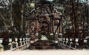 Pariisi: Näkymä Fontaine Medicisille Luxemburgin puutarhoissa. Valokuva vuodelta 1920 Pariisin kaupungin "" Artistic Album -albumissa". Yksityinen kokoelma. tekijältä Anonymous Anonymous