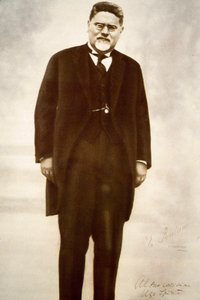 Muotokuva italialaisesta filosofista Giovanni Gentilestä (m/v kuva) tekijältä Anonymous Anonymous