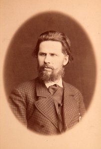 Taiteilija Ivan Nikolajevitsh (Nikolaevich) Kramskoi (1837-1887) muotokuva. Albumin valokuva tekijältä Anonymous Anonymous